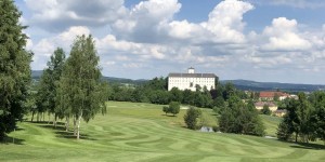 Beitragsbild des Blogbeitrags GC Weitra: Waldviertler Vogelgezwitscher statt „Fore!“