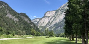 Beitragsbild des Blogbeitrags Salzburger Land – GC Gut Brandlhof: Ein Fluss allein macht noch keinen spannenden Golfplatz 