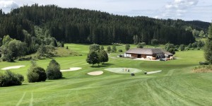Beitragsbild des Blogbeitrags GC Sterngartl: Viel Natur, viel Ruhe, viel Abwechslung und nach pfiffigem Umbau jetzt kürzere Wege