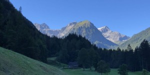 Beitragsbild des Blogbeitrags Frühherbst in Vorarlberg, Teil 1: GC Brand – gute Kondition und starke Nerven für Alpingolf vor herrlicher Bergkulisse 