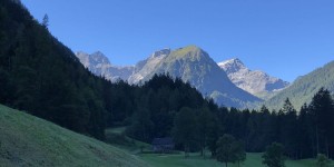 Beitragsbild des Blogbeitrags Frühherbst in Vorarlberg, Teil 1: GC Brand – gute Kondition und starke Nerven für Alpingolf vor herrlicher Bergkulisse
