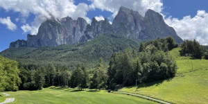 Beitragsbild des Blogbeitrags GC St. Vigil Seis: Atem(be)raubendes Golf in den herrlichen Südtiroler Dolomiten