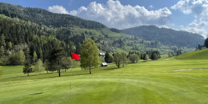 Beitragsbild des Blogbeitrags Urlaub in Kärnten – Golfarena Bad Kleinkirchheim: Golfen mit Nadelöhr mitten in den Nockbergen