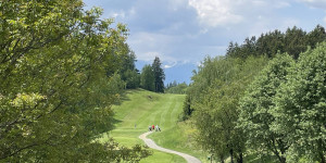 Beitragsbild des Blogbeitrags Urlaub in Kärnten – Golfanlage Millstätter See: schräge Höhenmeter mit erfreulichen Ausblicken 