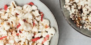 Beitragsbild des Blogbeitrags Snackidee: Drei süße Toppings für Popcorn 