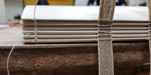 Beitragsbild des Blogbeitrags Buchbinderkurse & Workshops rund um Buch, Papier, Schrift 2HJ 2019