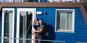 Beitragsbild des Blogbeitrags Hausbooturlaub mit Kindern – Vorteile, Nachteile, Tipps