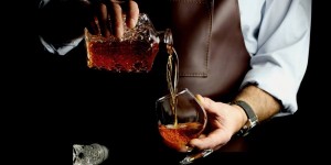Beitragsbild des Blogbeitrags Der Cognac holt auf – Ein Weinbrand auf dem Weg zum Trendgetränk 