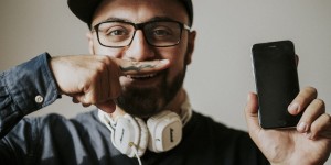Beitragsbild des Blogbeitrags WIFI-Topthema mit Ali Mahlodji: „Jugend will nicht mehr schuften“