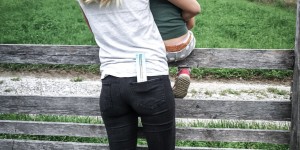 Beitragsbild des Blogbeitrags „Kinder müssen eigene Erfahrungen sammeln“ Vertrauen macht mutig, Bepanthen PLUS. *Werbung*