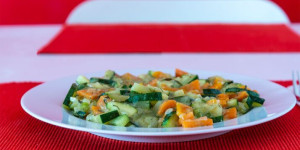 Beitragsbild des Blogbeitrags Zucchini-Karottengemüse 