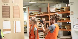 Beitragsbild des Blogbeitrags Ein Blick hinter die Kulissen. Türenproduktion bei DANA Türen