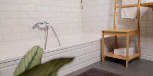 Beitragsbild des Blogbeitrags Ein ökologisches Badezimmer. Von der Fliesenwahl, hin zur Badewanne.