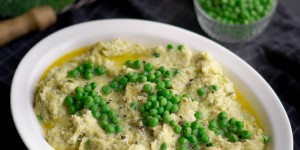 Beitragsbild des Blogbeitrags Low Carb Kochsalat mit Erbsen