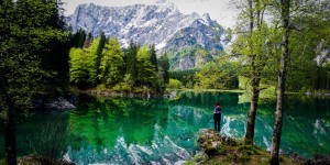 Beitragsbild des Blogbeitrags How to Visit Laghi di Fusine (Fusine Lakes) in the Julian Alps, Italy 