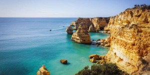 Beitragsbild des Blogbeitrags Walking the Seven Hanging Valleys Trail in Algarve, Portugal