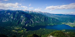 Beitragsbild des Blogbeitrags Hiking to Mount Vogel, High above Lake Bohinj, Slovenia 