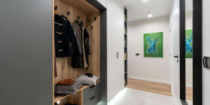 Beitragsbild des Blogbeitrags 4 Tipps, wie man unangenehme Gerüche aus dem Schrank entfernen kann
