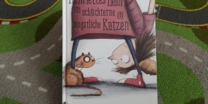 Beitragsbild des Blogbeitrags Unser Buchtipp der Woche … es miaut und schnurrrrrrrrt 