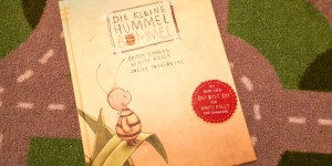 Beitragsbild des Blogbeitrags Unser Buchtipp der Woche – …summ summ summ Hummel flieg herum