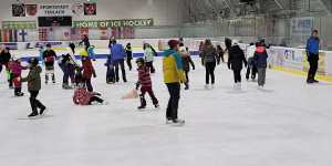Beitragsbild des Blogbeitrags Eislaufen in Kärnten: Aktuelle Freigaben und Sperren