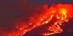 Beitragsbild des Blogbeitrags Ätna auf Sizilien: Vulkanausbruch live verfolgen