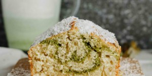 Beitragsbild des Blogbeitrags Grüntee trifft Kokos – Kokoskuchen mit Matcha-Swirl. 