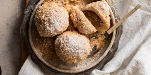 Beitragsbild des Blogbeitrags Die besten Zwetschgenknödel von Mama. 