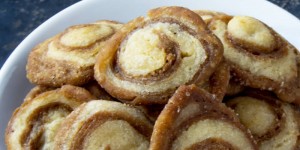 Beitragsbild des Blogbeitrags Low Carb Zimtschnecken Kekse – Leckere Plätzchen ohne Kohlenhydrate