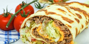 Beitragsbild des Blogbeitrags Low Carb Big Mac Rolle – Das Original