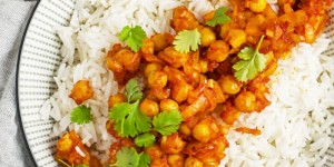 Beitragsbild des Blogbeitrags Kichererbsen Curry – Vegan, gesund und lecker