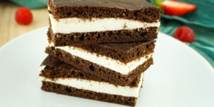 Beitragsbild des Blogbeitrags Low Carb Protein Milchschnitte – Kalorienarm, zuckerfrei und besser als das Original 