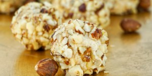 Beitragsbild des Blogbeitrags Low Carb Giotto – Leckere Haselnuss Kugeln ohne Kohlenhydrate