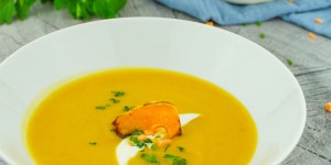Beitragsbild des Blogbeitrags Süßkartoffel Suppe mit Linsen – Gesundes und einfaches Rezept 