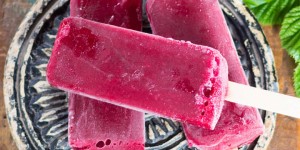 Beitragsbild des Blogbeitrags Low Carb Protein Eis selber machen – Zuckerfreies Rezept für den Sommer