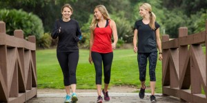 Beitragsbild des Blogbeitrags Abnehmen durch Spazierengehen – Fett verlieren ohne Sport