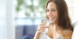 Beitragsbild des Blogbeitrags Getränke zum Abnehmen – Mit diesen 7 Diät Drinks purzeln die Kilos