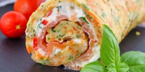 Beitragsbild des Blogbeitrags Low Carb Lachsrolle ohne Spinat – Traumhaftes Rezept zum Abnehmen