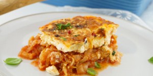 Beitragsbild des Blogbeitrags Pikanter Weißkohlauflauf mit Feta – Vegetarisches Low Carb Gericht 