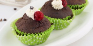 Beitragsbild des Blogbeitrags Schokoladige Low Carb Muffins ohne Mehl und ohne Zucker – 10 Minuten Rezept 