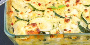 Beitragsbild des Blogbeitrags Low Carb Zucchini Auflauf mit Feta – Rezept zum Abnehmen