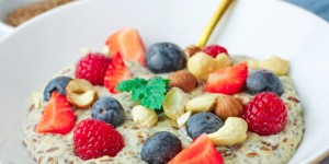 Beitragsbild des Blogbeitrags Low Carb Porridge Rezept – Gesundes Frühstück ohne Kohlenhydrate 