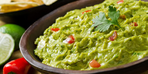Beitragsbild des Blogbeitrags Avocado Rezepte: 7 mega leckere und gesunde Rezept-Ideen mit Avocado 