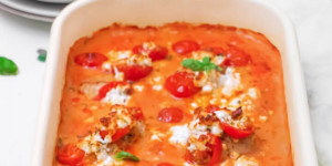 Beitragsbild des Blogbeitrags Überbackene Putenschnitzel in Tomaten-Frischkäse-Sauce – Traumhaftes Low Carb Rezept 