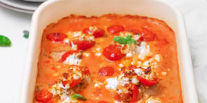 Beitragsbild des Blogbeitrags Überbackene Putenschnitzel in Tomaten-Frischkäse-Sauce – Traumhaftes Low Carb Rezept