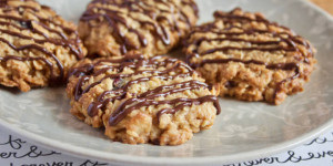 Beitragsbild des Blogbeitrags Kalorienarme Kekse: Die 6 besten Plätzchen Rezepte mit wenig Kalorien