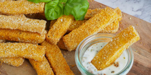 Beitragsbild des Blogbeitrags Polenta Pommes Rezept – Gesunde Pommes frites selber machen
