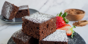 Beitragsbild des Blogbeitrags Gesunde Brownies ohne Zucker backen – Fitness Rezept 