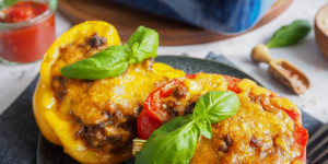 Beitragsbild des Blogbeitrags Gefüllte Paprika Low Carb – Leckeres Keto Rezept mit Hackfleisch