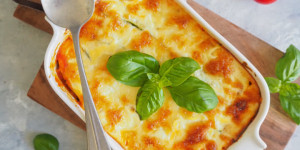 Beitragsbild des Blogbeitrags Zucchini Lasagne – Low Carb Rezept ohne Lasagneplatten